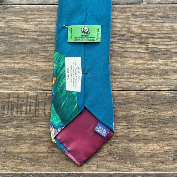 WORLD WILDLIFE FUND Coral Reefs Tie - Picture 3 of 5